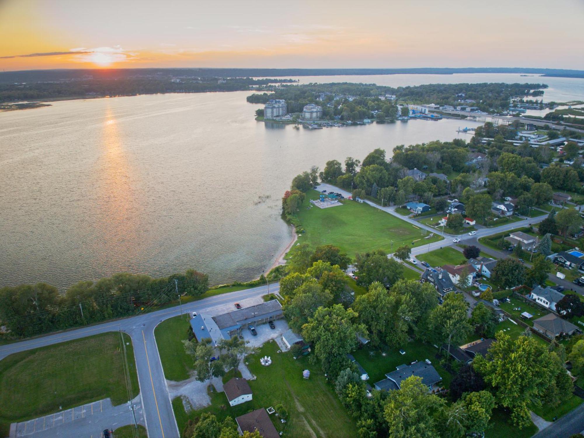 Lakeside Inn Orillia Zewnętrze zdjęcie