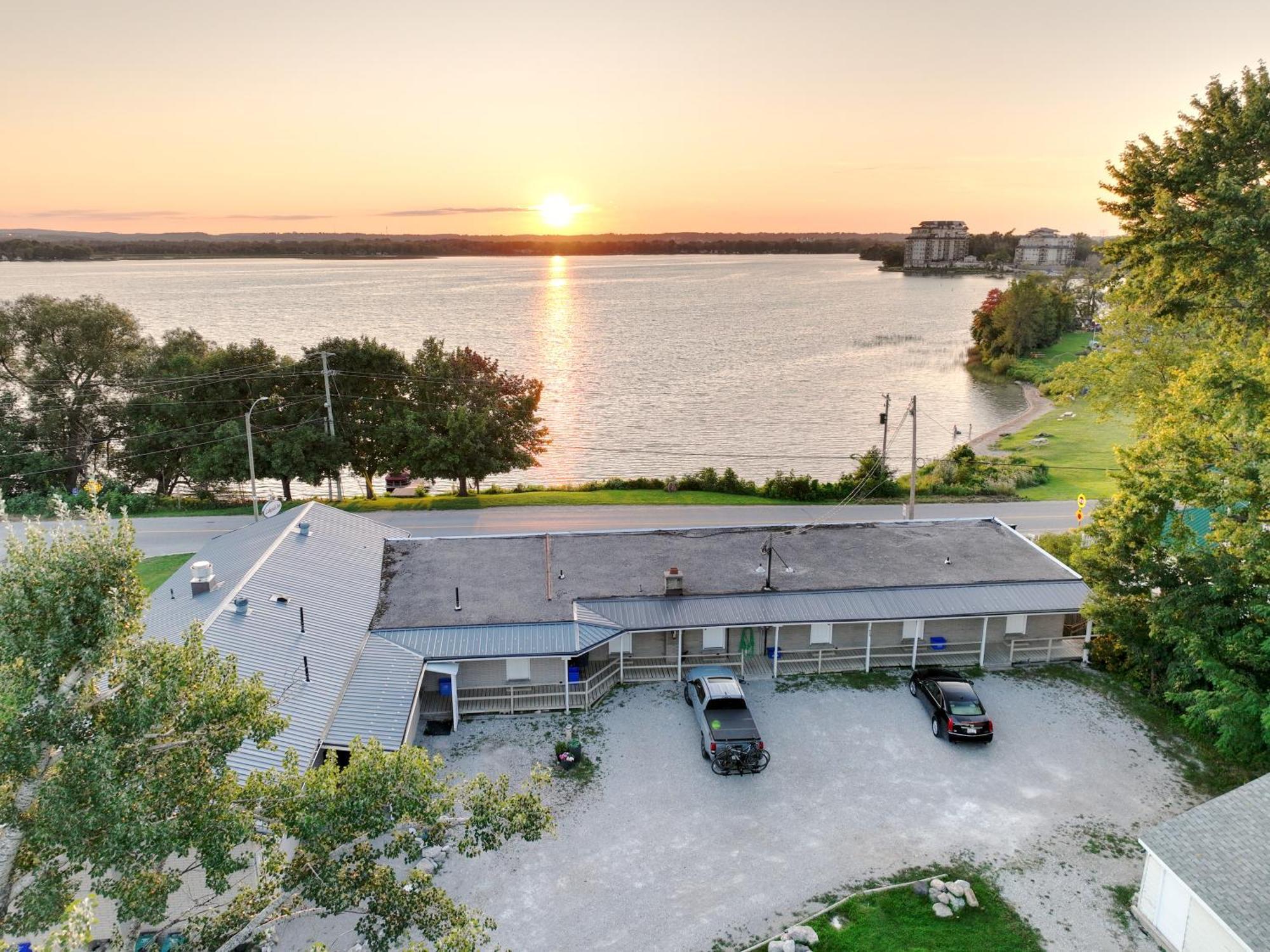 Lakeside Inn Orillia Zewnętrze zdjęcie